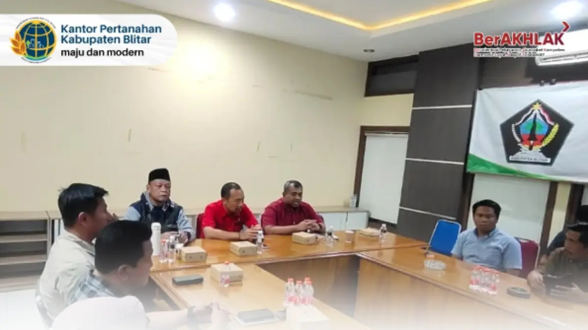 Menteri Nusron Wahid Program Kerja prioritaskan percepatan sertipikat elektronik dan sikat mafia tanah. Cek strategi baru Kementerian ATR/BPN!