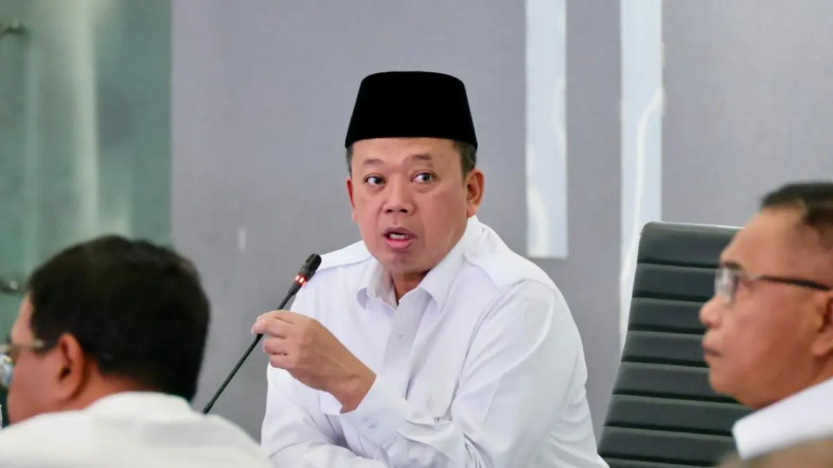 Menteri Nusron Wahid Rapim 2026 instruksikan jajaran babat habis tunggakan berkas layanan pertanahan. Pastikan pelayanan rakyat cepat dan bersih!