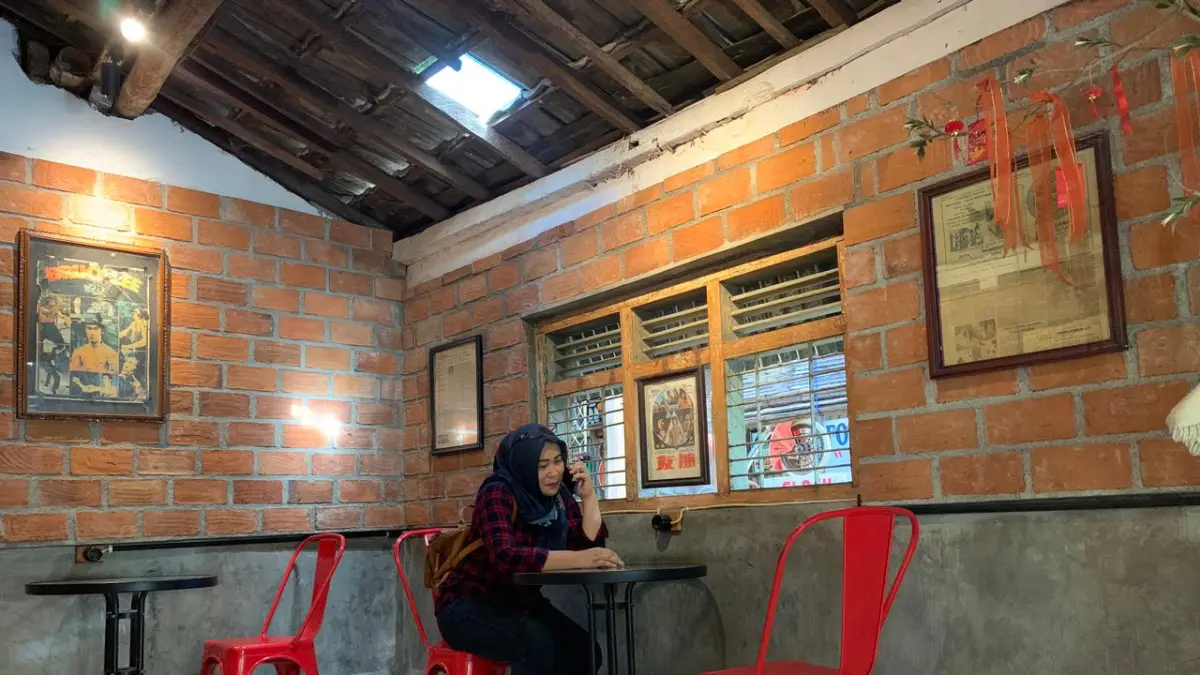 Tempat nongkrong dengan nuansa unik hadir di Kota Blitar.