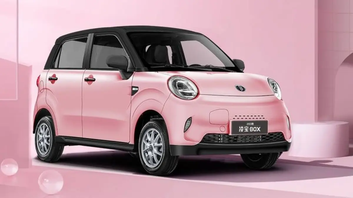 Promo Daihatsu Sigra 2026 bikin heboh! DP Rp7 jutaan, cicilan Rp1,7 juta. Simak harga, fitur, dan skema kredit lengkapnya.(Ilustrasi AI)
