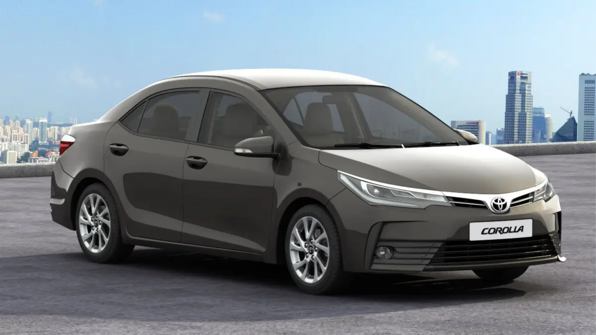Kelebihan dan kekurangan Corolla Altis 2017, sedan nyaman dengan mesin bandel tapi fitur mulai tertinggal. Simak ulasannya! (GOOGLE)