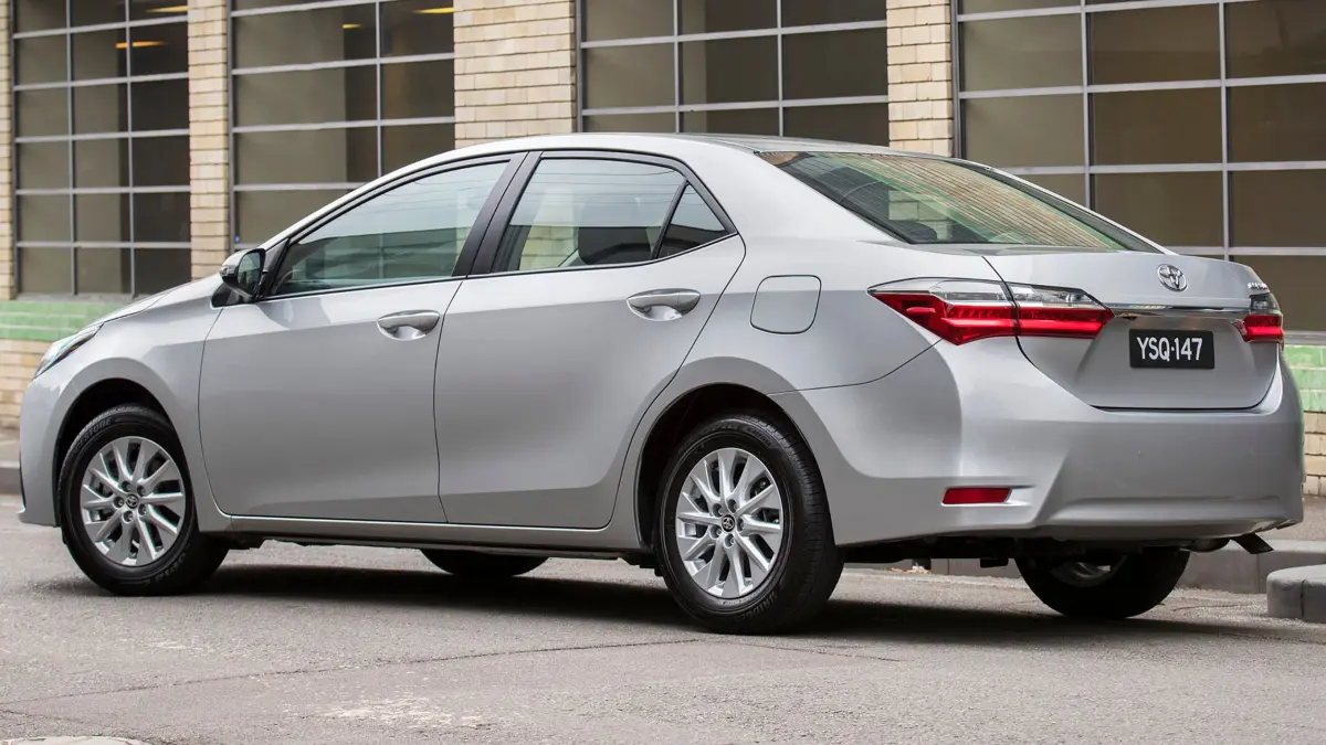 Kelebihan dan kekurangan Toyota Corolla Altis 2017: nyaman, halus, tapi ada minusnya. Masih layak dibeli? (GOOGLE)