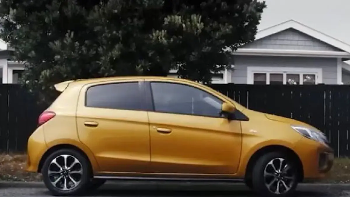Mitsubishi Mirage bekas kini jadi pilihan mobil harian yang irit dan lincah. Simak ulasan performa dan harga terbarunya yang lebih murah dari LCGC. (Screenshot youtube)