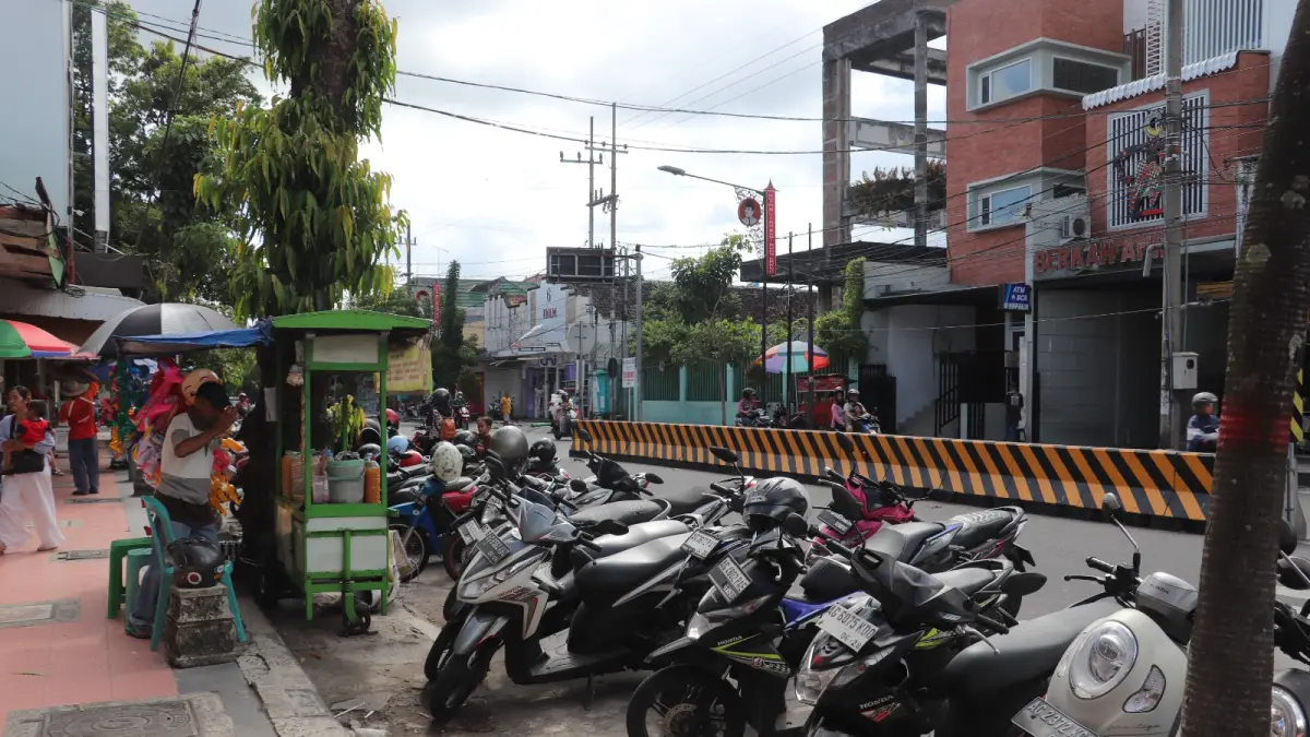 Polemik terkait persoalan parkir, khususnya terkait tariff, masih belum berujung.
