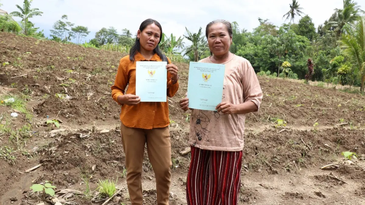 Program Reforma Agraria di Desa Soso Blitar sukses berdayakan petani perempuan. Tanah produktif dan akses modal jadi kunci utama kesejahteraan warga.