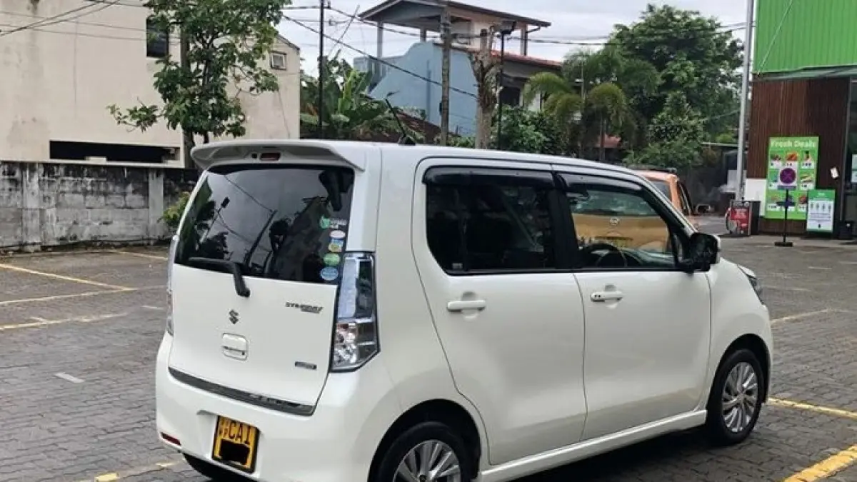 Bocoran Suzuki Karimun 2026 hadir dengan desain kotak modern, BBM irit, dan harga terjangkau. Cocok untuk mobil harian di kota. (Pinterest)