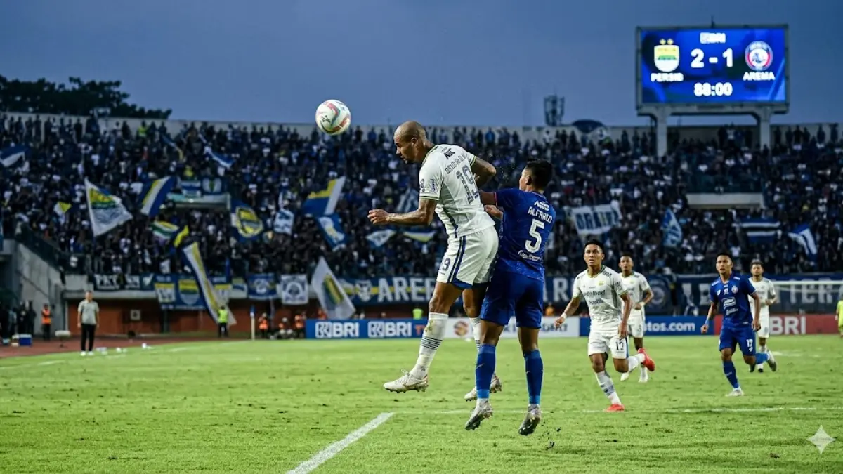 Cek update Klasemen BRI Super League Liga 1 2025-2026 terbaru! Persib puncak, Arema bangkit, hingga persaingan panas zona degradasi. Klik di sini! (Gemini AI)