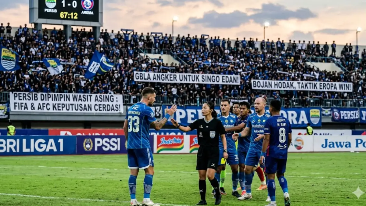 Keputusan cerdas FIFA dan AFC: Persib resmi dipimpin wasit asing! Cek kesiapan Maung Bandung hadapi Arema FC di GBLA demi amankan puncak klasemen.