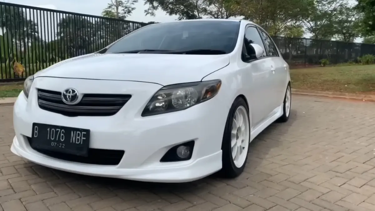 Rekomendasi mobil bekas 80 jutaan paling irit dan mewah 2026, nyaman, bandel, dan cocok untuk harian.(screenshot youtube)