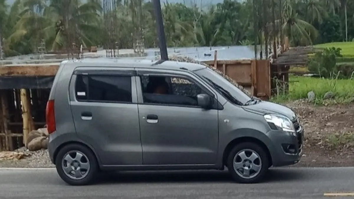 Suzuki Karimun 2026 hadir dengan desain futuristik, BBM irit hingga 22 km/l, dan harga mulai Rp170 jutaan. Simak ulasan lengkapnya ! (Pinterest)