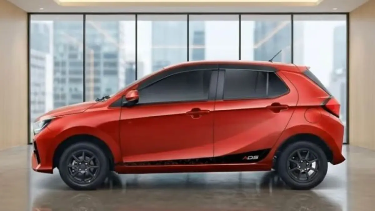 Daihatsu Ayla 2026: City car praktis, irit BBM, dan lincah untuk harian. Mobil harian yang bikin aktivitas tanpa drama. Cek keunggulan lengkapnya! (screenshot youtube)