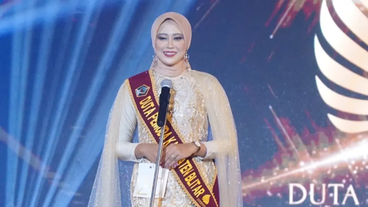 Rachma Agustina Wulandari untuk Radar Blitar
BERBAKAT: Rachma Agustina Wulandari ketika tampil saat grand final Duta Pemuda pada Agustus lalu.