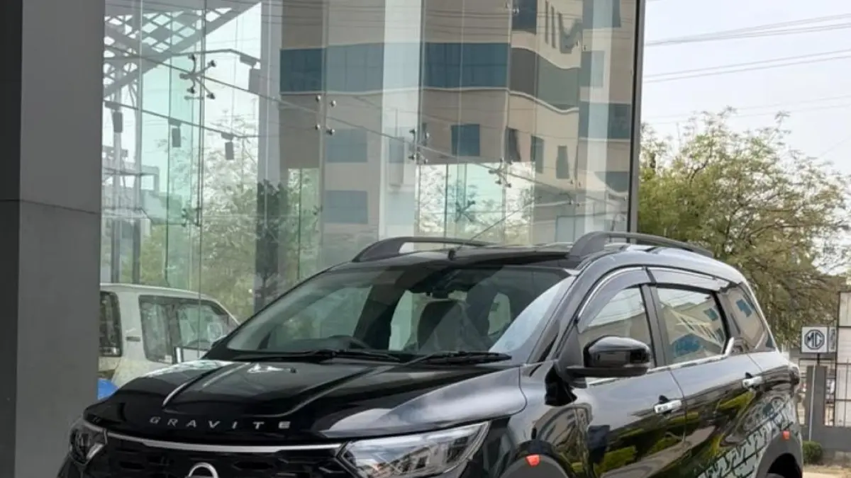 Nissan Grafite resmi debut Januari 2026 sebagai MPV murah 7 penumpang berbasis Triber dengan fitur modern dan harga terjangkau.