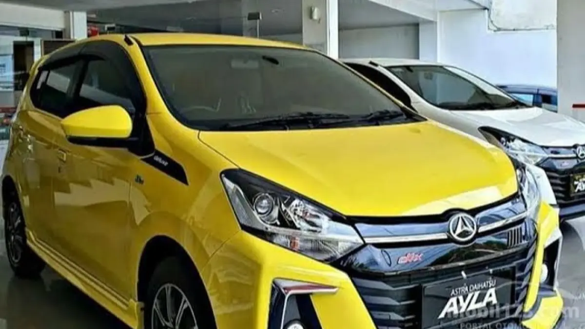 Daihatsu Ayla 2026 hadir dengan desain modern, fitur lengkap, dan harga Rp170 jutaan, cocok untuk mobil harian irit di Indonesia. (Pinterest)