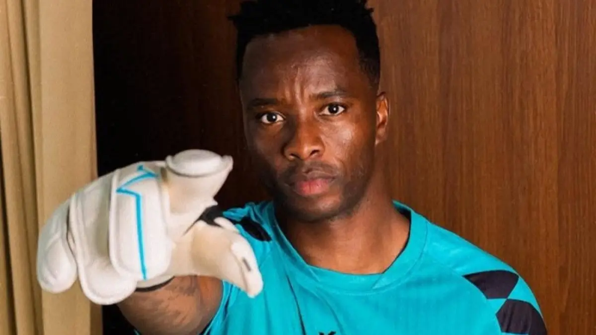 Kadu Monteiro Persib Bandung makin dekat usai tinggalkan PSBS Biak. Kiper Brasil ini dikabarkan segera gabung Maung Bandung. (SC IG kadum_oficial_41)