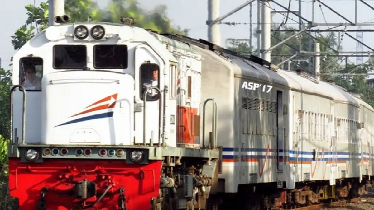 Kereta Singasari kini pakai stainless steel new generation. Ini pengalaman naik kelas eksekutif yang lebih nyaman dan modern. (Pinterest)