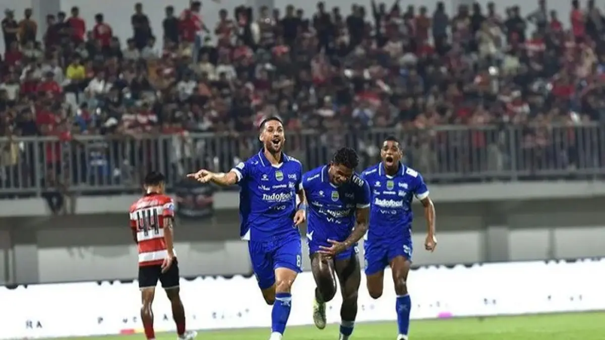 Persib Bandung vs Borneo FC makin panas! Perebutan juara Super League ditentukan mental, jadwal berat, dan rivalitas sengit. (Pinterest)