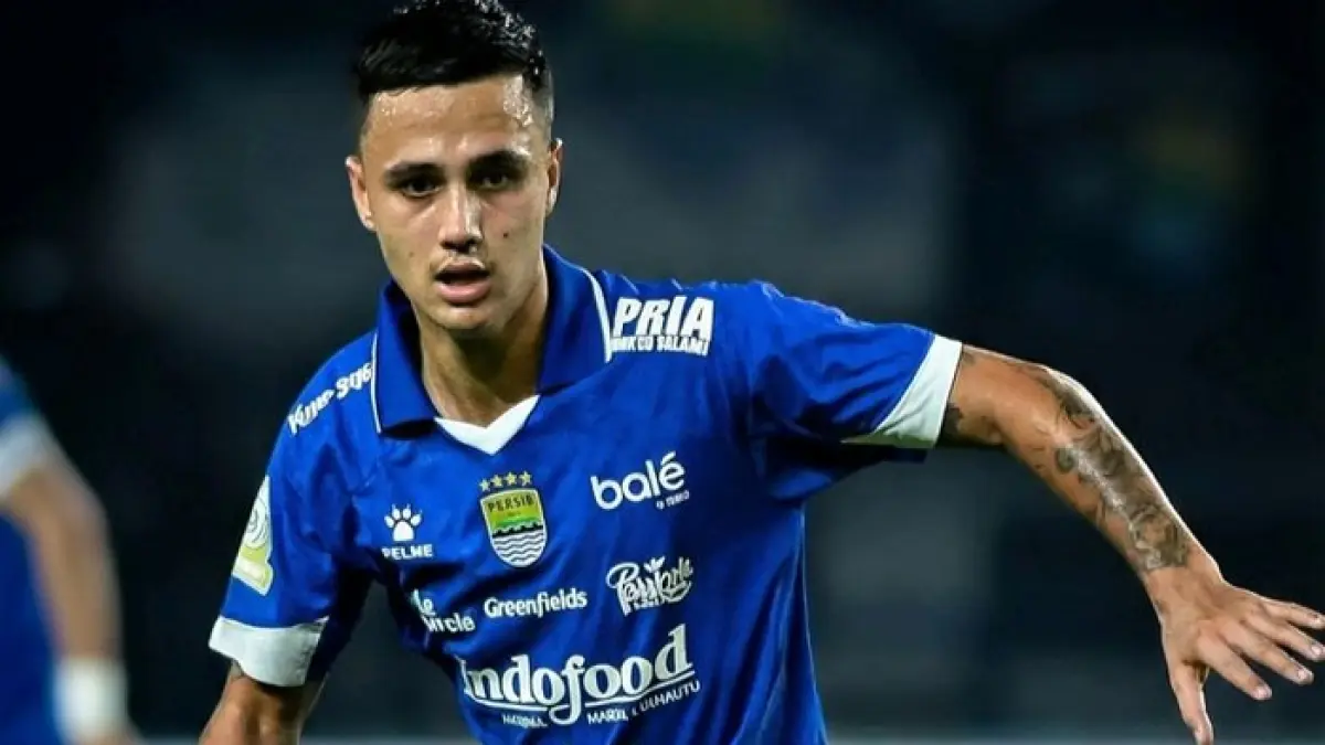Rumor transfer Persib Bandung memanas, dari Kurzawa hingga Castillejo. Benarkah Maung Bandung siap jadi klub kelas dunia ? (Pinterest)