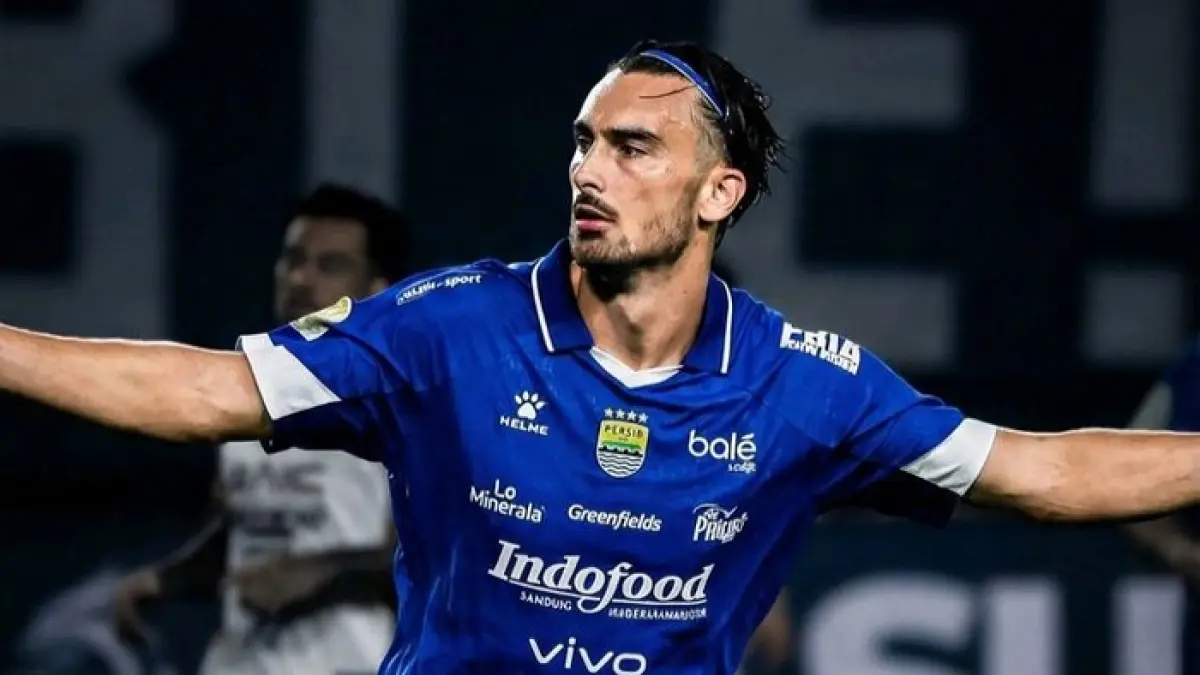 Transfer Persib Bandung jadi sorotan, dari sanksi Persija hingga rumor Kurzawa dan Castillejo. Fakta atau hanya sensasi ? (Pinterest)