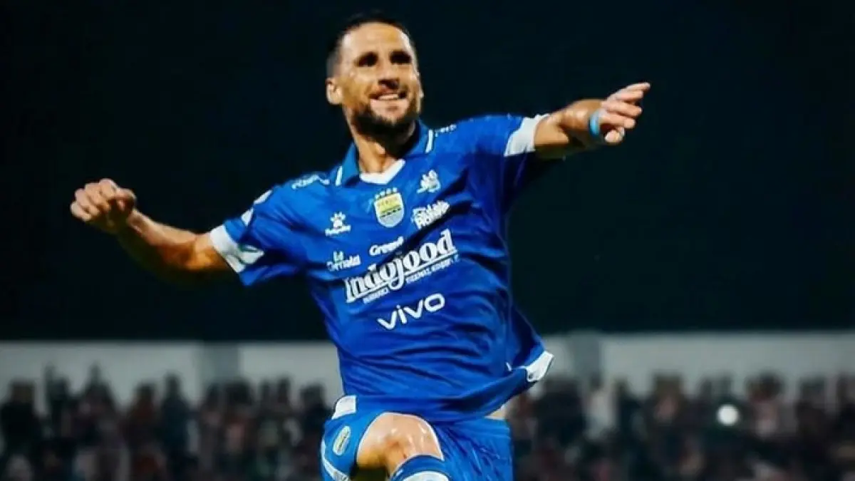 Transfer Persib Bandung memanas! Dari pemain timnas hingga bintang Eropa, ini daftar lengkap incaran Maung Bandung. (Pinterest)