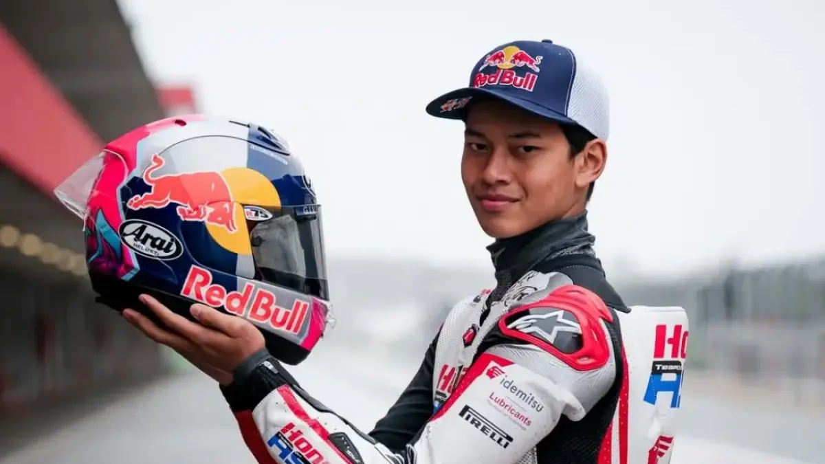 Aksi gila Kiandra Ramadipa juara dari posisi 17 & Veda Ega puncaki Rookie of the Year Moto3. Simak comeback epik rider Indonesia di Jerez!