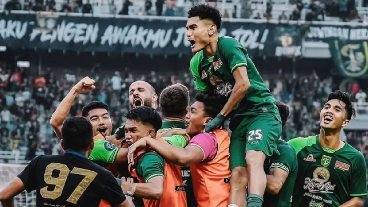 Bernardo Tavares bertekad jaga rekor 7 tahun tak terkalahkan Persebaya vs Arema FC. Milos Rajkovic siap jadi kunci kemenangan di derbi Jatim. (pinterest)