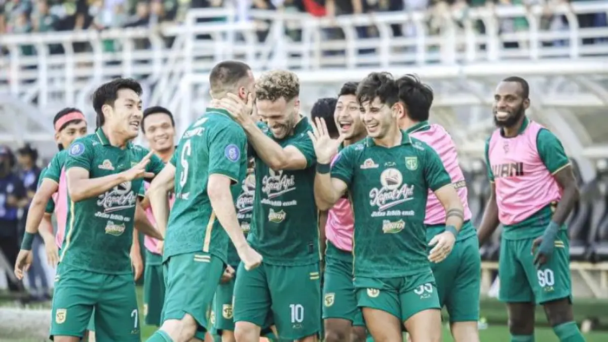 Persebaya Surabaya optimis hadapi Arema FC meski tanpa Pedro Matos. Bajol Ijo bertekad pertahankan rekor 7 tahun tak terkalahkan di Derby Jatim. (pinterest)