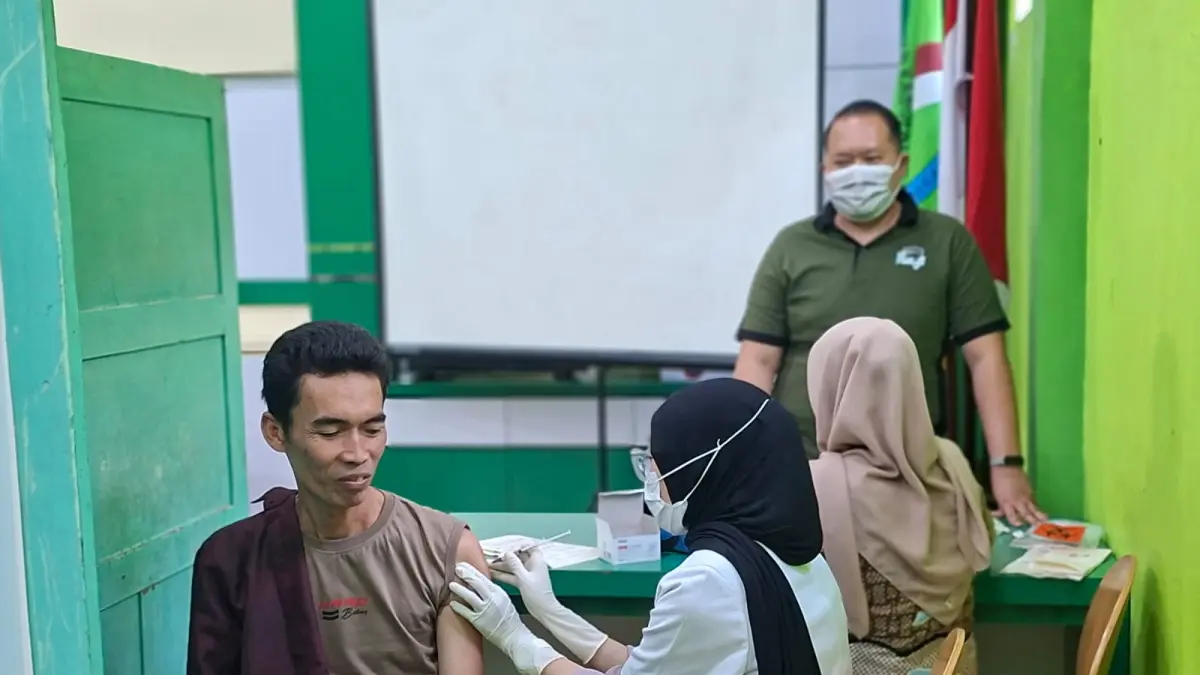 Vaksin Polio Puluhan CJH Gandusari - Antisipasi Penularan saat di Tanah Suci