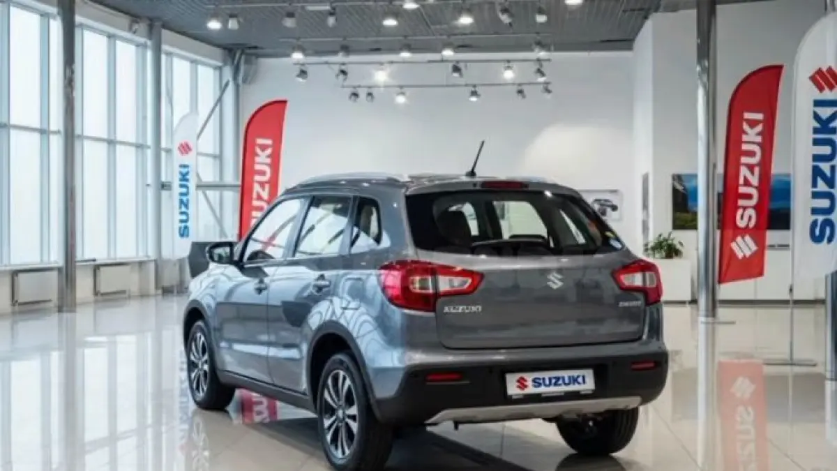 Cek harga Suzuki Karimun 2026 terbaru! City car irit mulai 150 jutaan dengan lampu LED, interior mewah, dan fitur ABS. Mobil idaman keluarga masa kini! (screenshot youtube)
