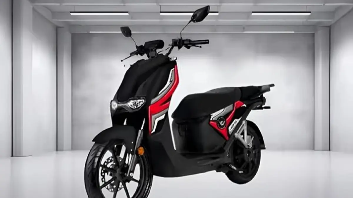 Polytron Fox 350 hadir dengan harga Rp15 jutaan dan jarak tempuh 130 km. Simak spesifikasi, fitur, dan keunggulannya!