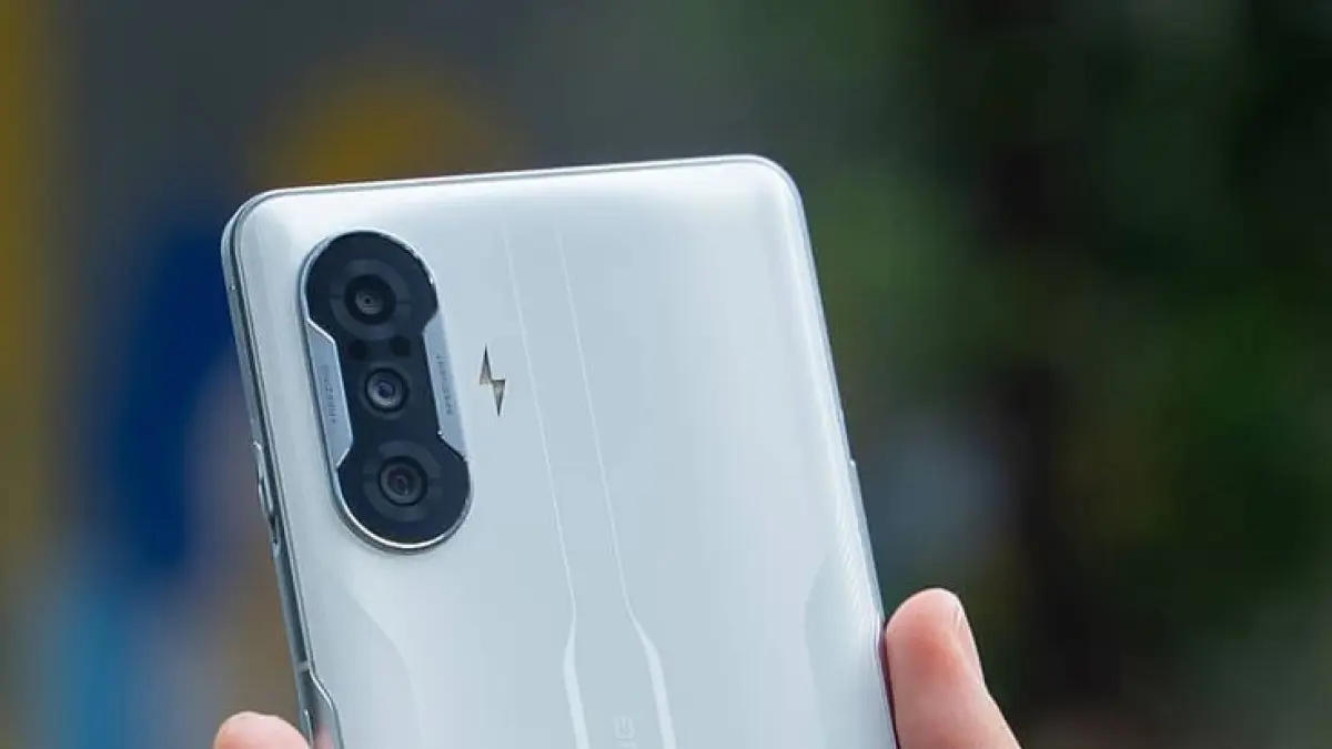 Rekomendasi HP Vivo Snapdragon terbaik 2026 dengan 5G, baterai 7300 mAh, dan layar AMOLED 120Hz, harga mulai 2 jutaan.(Pinterest)