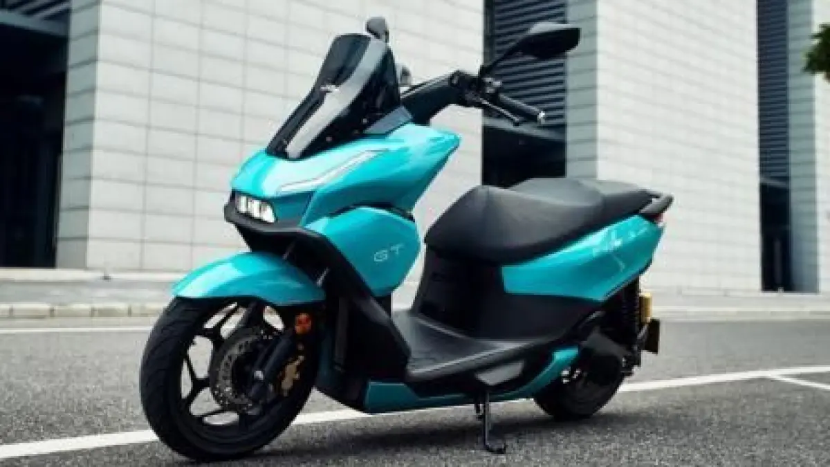 Review Polytron Fox 350 di GIIAS 2026, motor listrik 130 km sekali cas dengan fitur canggih dan desain modern.(Pinterest)