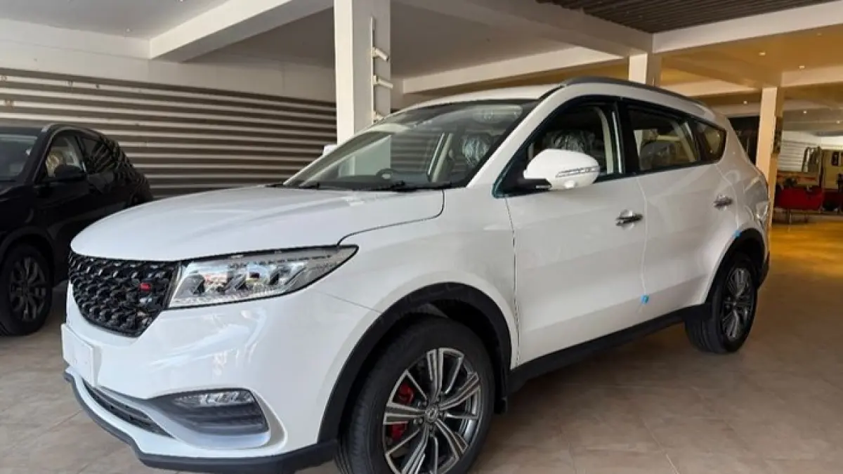 DFSK Glory 560 bekas kini murah, padahal performanya tetap nyaman dipakai road trip jauh. (Pinterest)