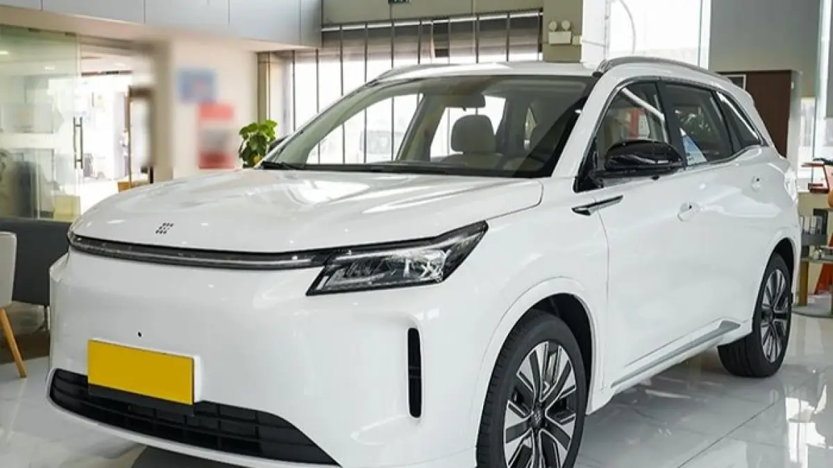 DFSK Glory 560 dipakai road trip Bali-Bandung tanpa kendala, pemilik bongkar kenyamanan SUV murah ini. (Pinterest)