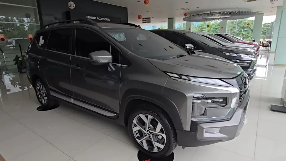 Mitsubishi Xpander 2025 punya varian Exceed, Ultimate, dan Cross. Simak perbedaan fitur, interior, dan harganya di sini.(screenshot youtube)