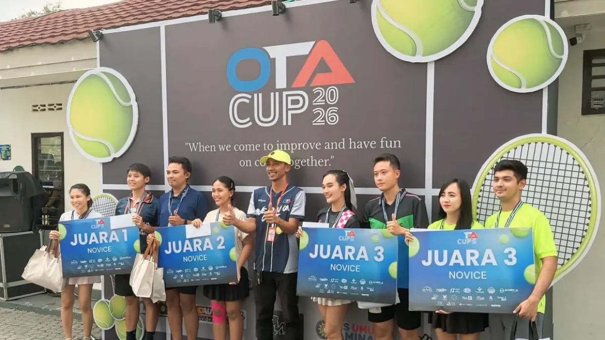 SERU: Para juara kompetisi padel OTA Cup 2026 di Kota Blitar, Minggu (3/5/2026). 
