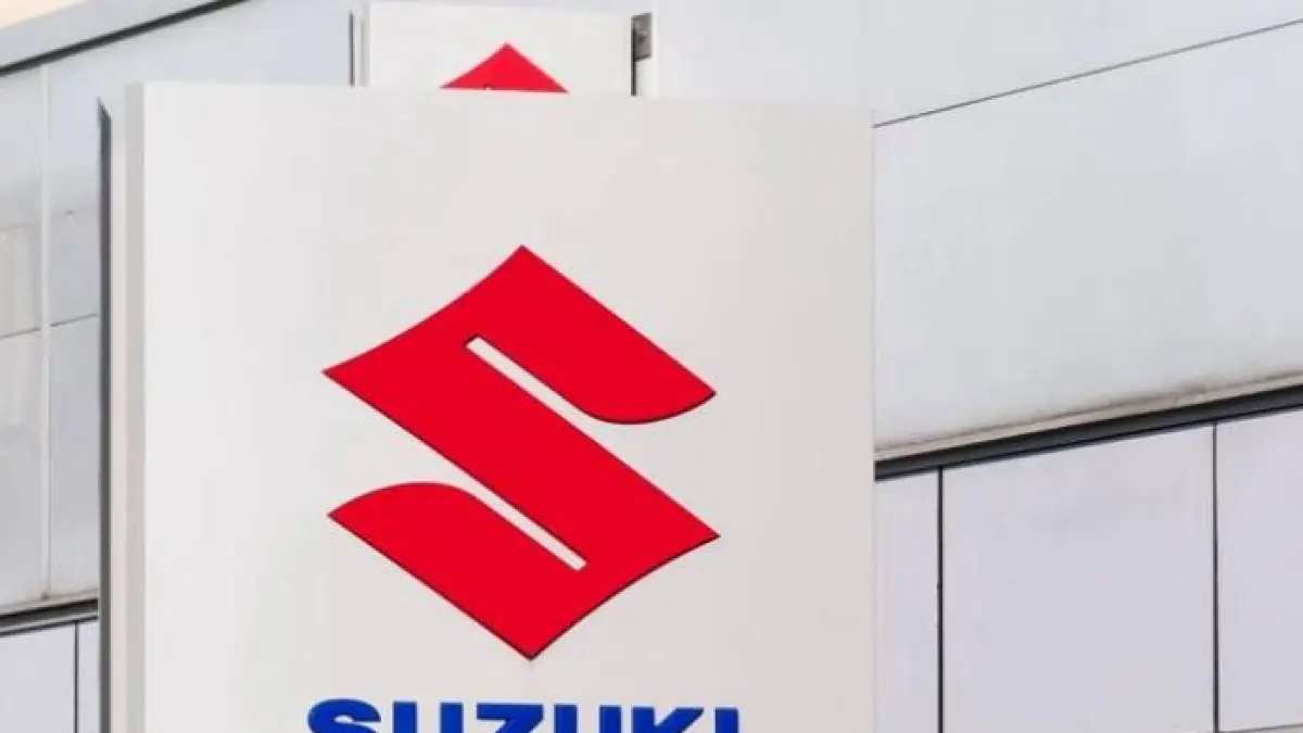 Cek harga Suzuki Karimun 2026! City car irit BBM, kabin lega, & fitur LED modern. Harga mulai Rp130 Jutaan. Cocok untuk mobil harian Anda. Baca di sini!(Screenshot Youtube)