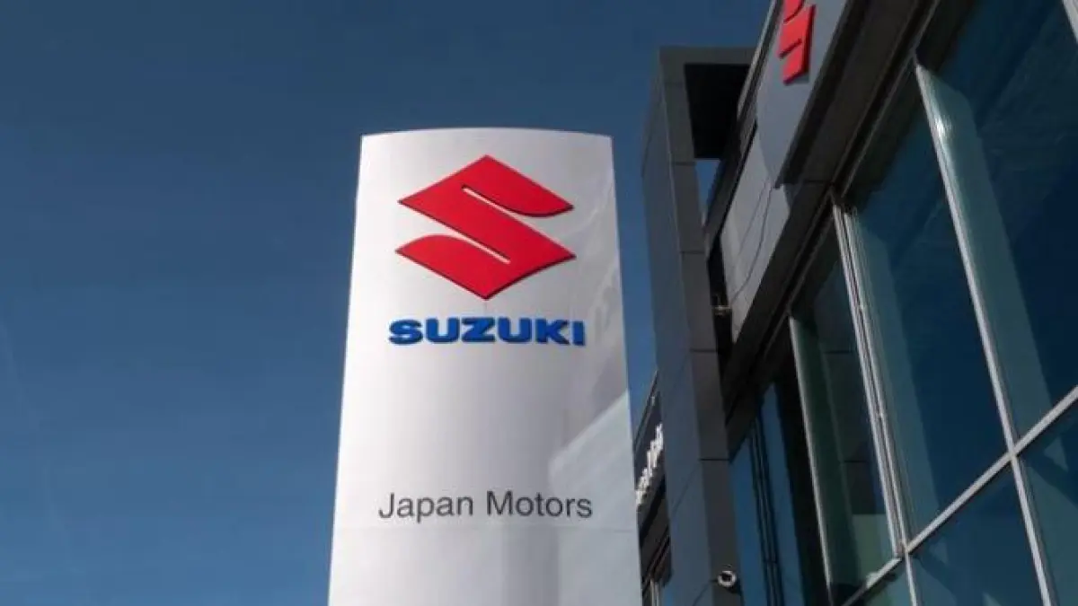 Cek harga Suzuki Karimun 2026 terbaru! City car irit bahan bakar, desain futuristik, & kabin lega mulai Rp170 Jutaan. Cocok untuk keluarga muda!(Screenshot Youtube)