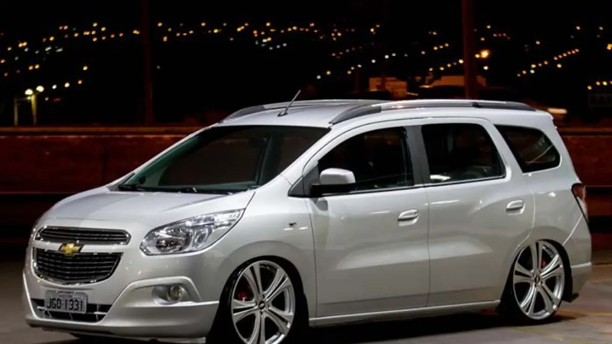 Chevrolet Spin diesel 2013 dijual Rp80 jutaan! MPV murah dengan mesin irit, kabin lega, dan fitur lengkap, cocok untuk keluarga. (Pinterest.com)