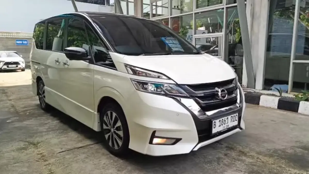 Harga Nissan Serena HWS 2023 turun ke Rp335 Juta! MPV mewah fitur lengkap, kamera 360, dan captain seat. Lebih worth it dibanding Veloz baru! (Screenshot Youtube)