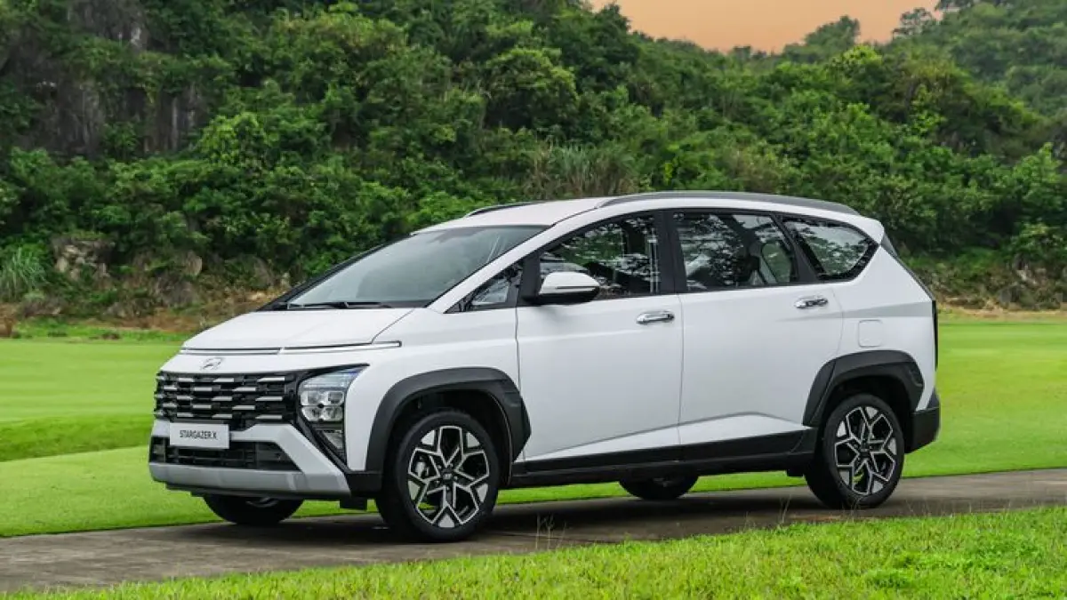 Hyundai Stargazer terbukti nyaman, irit BBM, dan canggih. Simak hasil tes lengkap MPV ini di berbagai kondisi! (Pinterest.com)