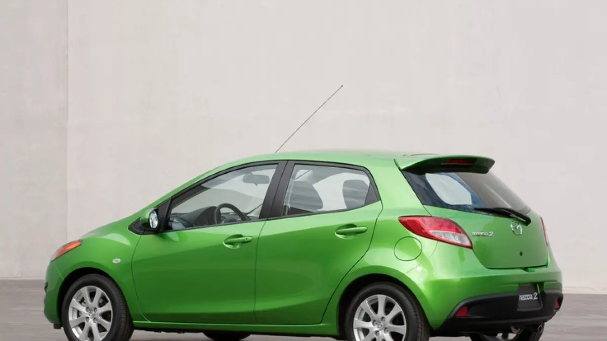 Mazda 2 2015 bekas sudah 183.000 km, masih tangguh? Simak fakta mesin, konsumsi BBM, hingga biaya perawatan lengkapnya! (Pinterest.com)