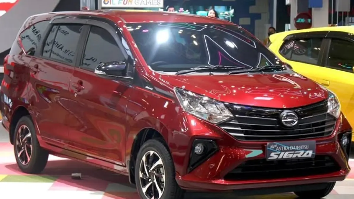 Promo Daihatsu Sigra 2026 hadir dengan DP Rp8 jutaan dan cicilan Rp1,7 juta. Diskon besar dan bonus melimpah jelang Lebaran!(Gemini AI)
