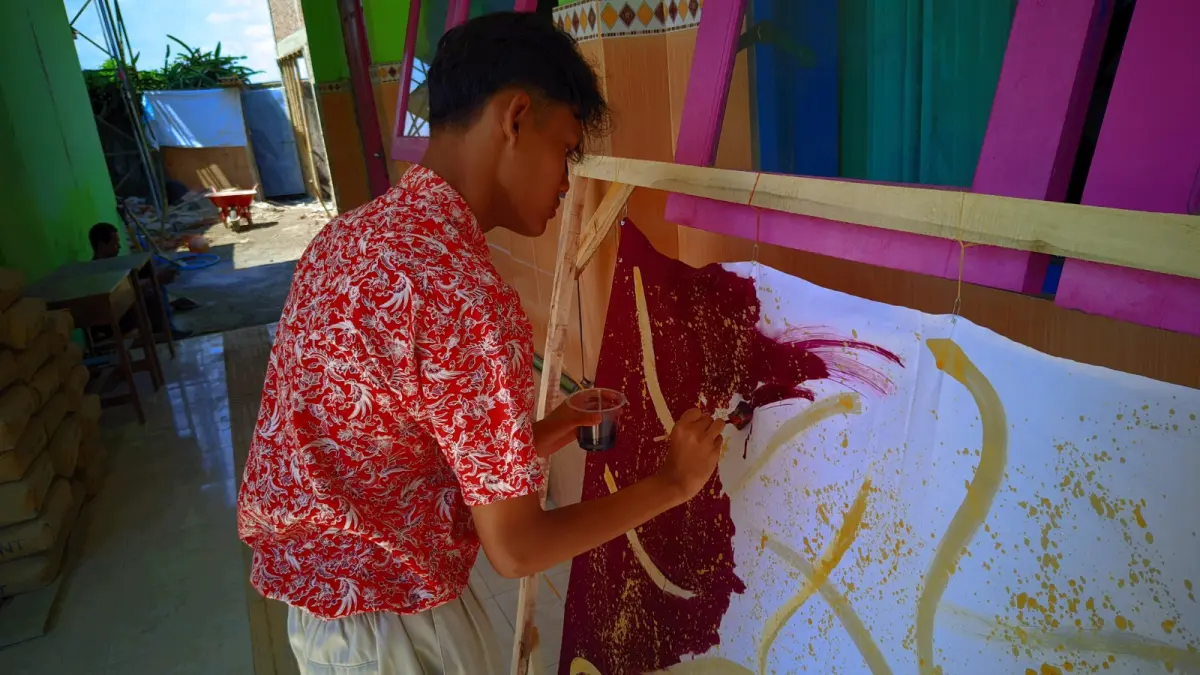 SLB NGUDI HAYU CD UNTUK RADAR PENATARAN - ‎KREATIF: Siswa SLB Ngudi Hayu CD belajar membuat keset dan batik ciprat.