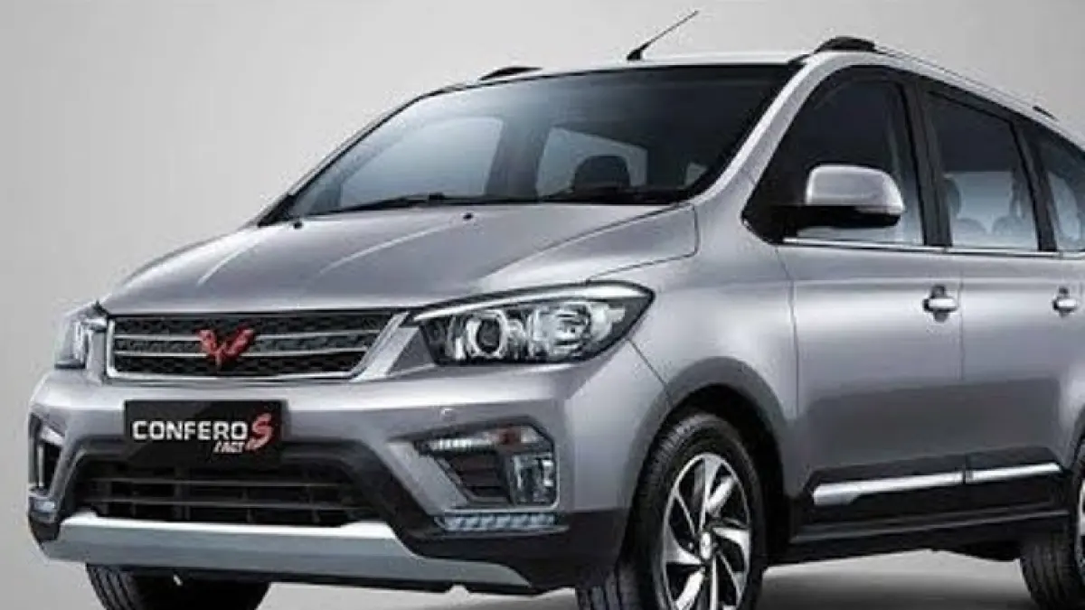 Wuling Confero 2025 hadir makin irit dan modern, MPV harga Rp180 jutaan dengan kabin luas dan fitur lengkap untuk keluarga.(Gemini AI)