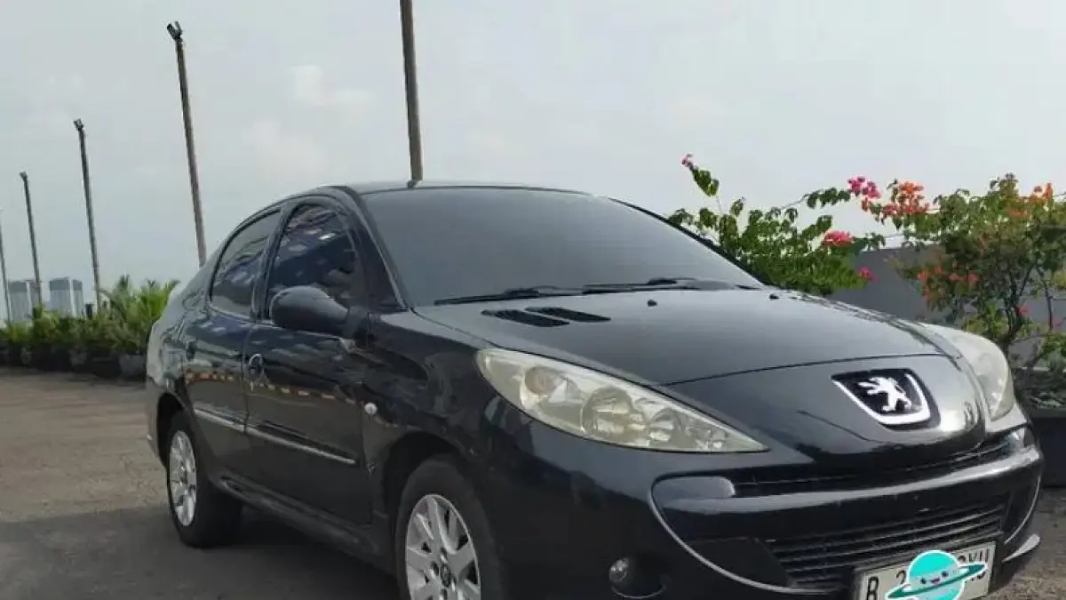 Cek Peugeot 5008 bekas! SUV Eropa mewah dengan fitur panoramic sunroof & i-cockpit. Harga lebih menarik dari Fortuner/Pajero. Simak ulasan lengkapnya! (Screenshoot Youtube)