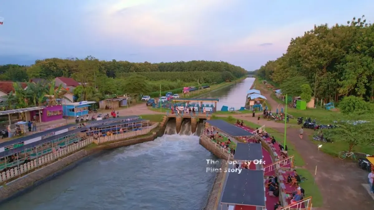 Wisata viral Blitar 2026 Kali Talang terbaru tawarkan panorama sungai dan spot santai estetik, cocok untuk healing dan foto. (SC YOUTUBE)