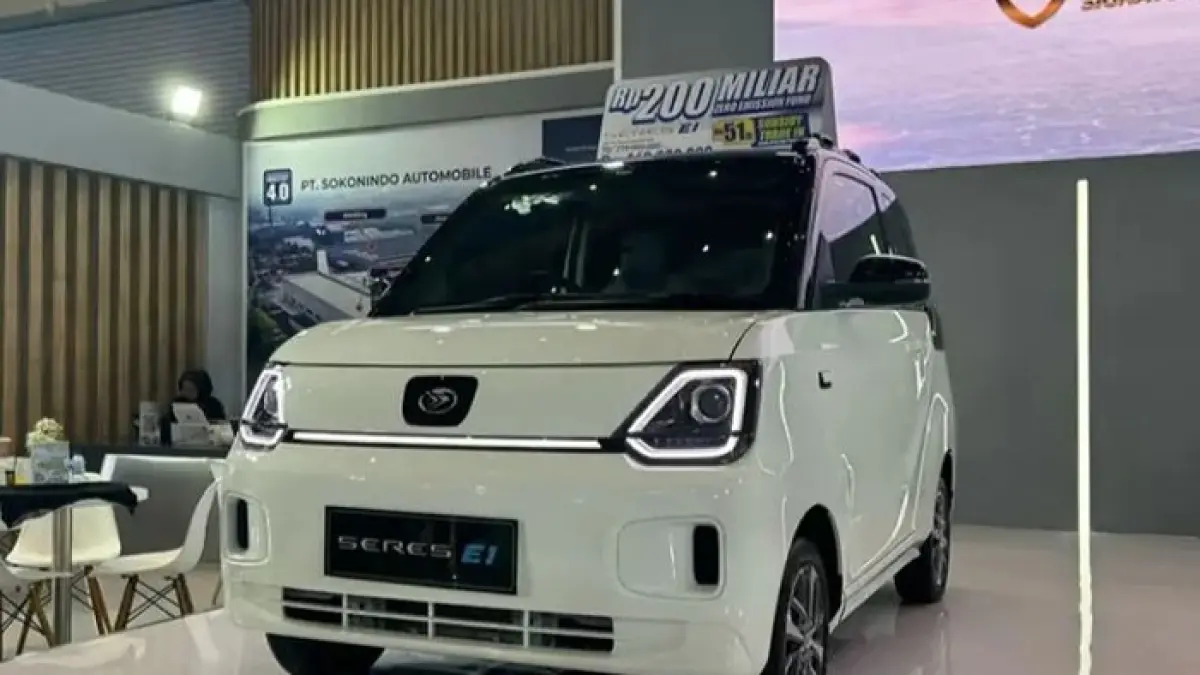 DFSK Seres E1 hadir sebagai mobil listrik murah 200 jutaan, fitur unik tapi masih kalah branding dari rival populer di Indonesia.
