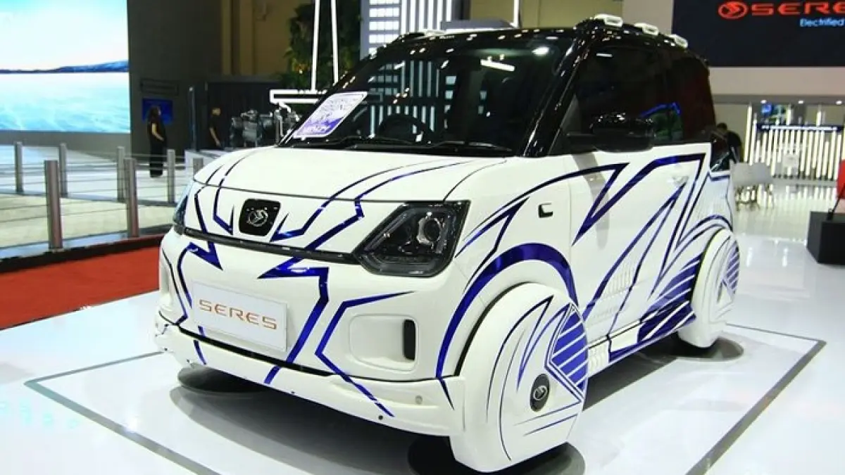 DFSK Seres E1 tampil di PEVS 2023 dengan desain imut, fitur lengkap, dan bagasi fleksibel, siap saingi Wuling Air EV.