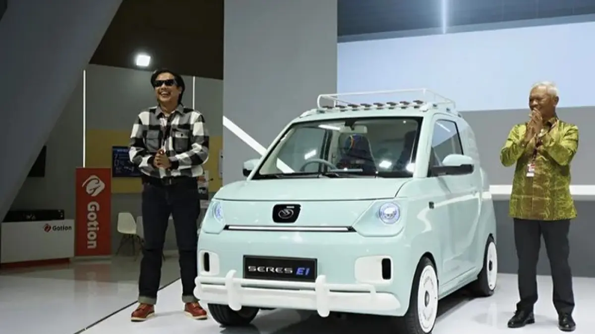 DFSK Seres E1 vs Wuling Air EV, mobil listrik murah di bawah Rp200 juta dengan perbedaan signifikan di performa dan kenyamanan.